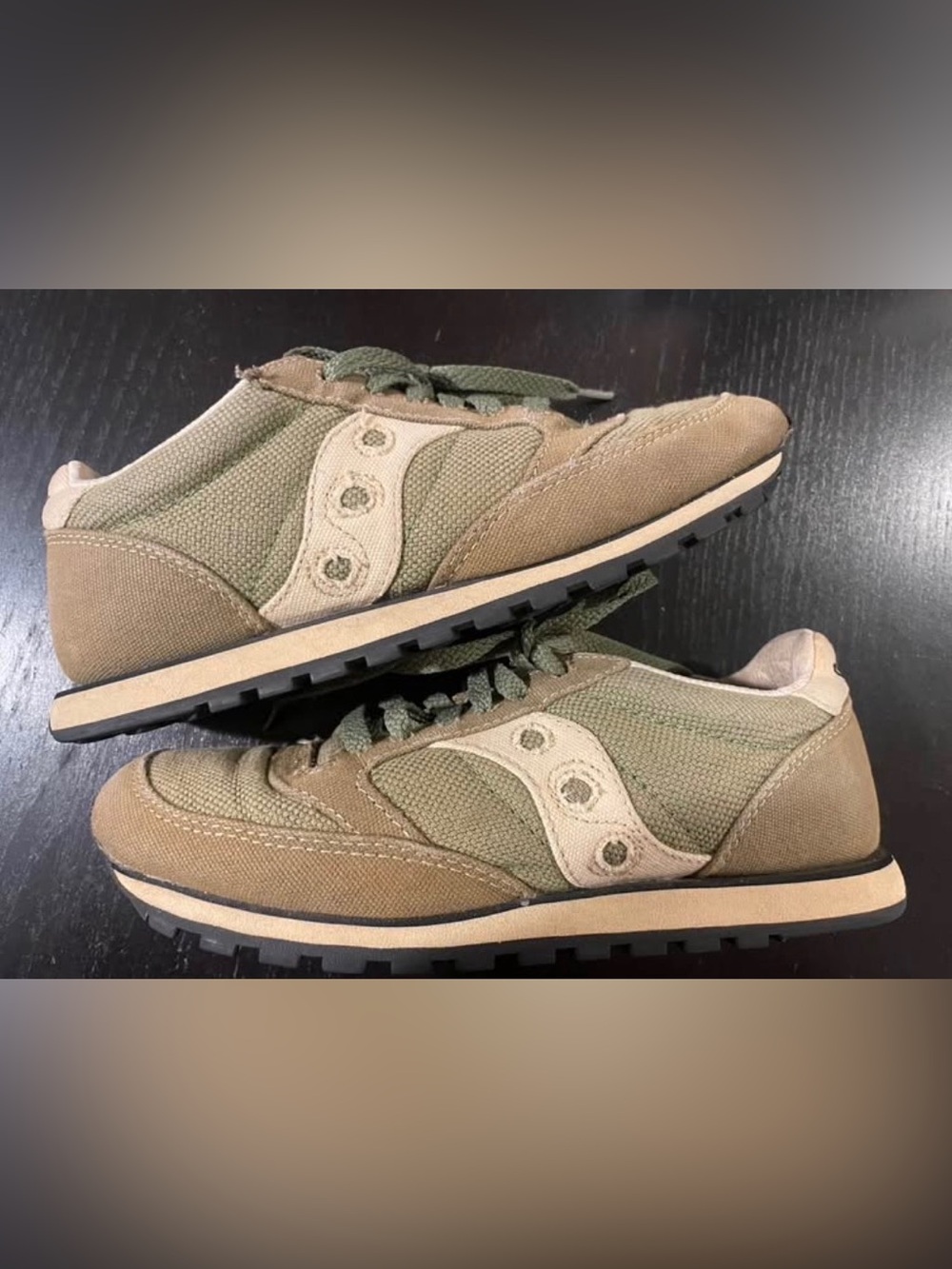 SAUCONY | JAZZ SHOES Sneakers in Olive Green and Tan
